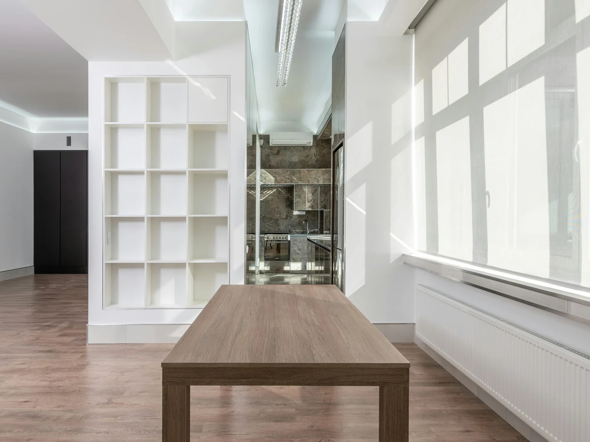 interior-painting-bright-empty-room-wokingham-painters Interior painting services in Wokingham - bright freshly painted room by Wokingham Painters